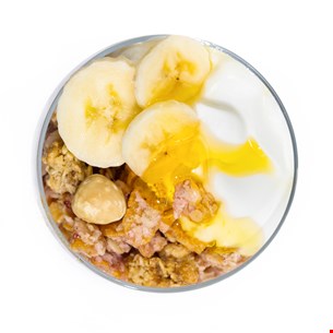 Iaurt grecesc cu musli crunch, banane și miere